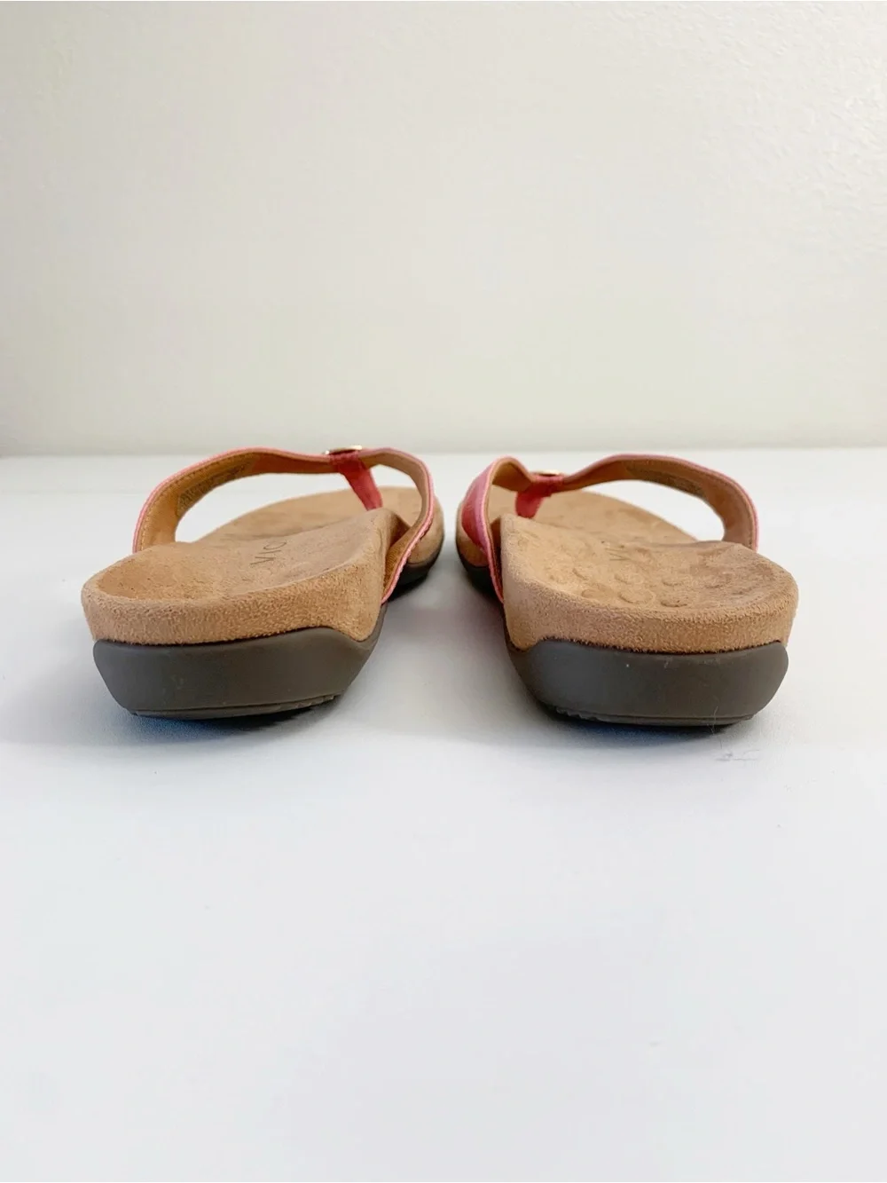 Vionic “Hilda” Women’s Flip Flop Sandals ~ 7.5